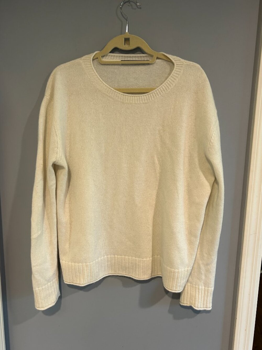 Jenni Kayne Crew Neck Sweater, White, Cashmere Blend, ribbed neck, cuffs, Size L